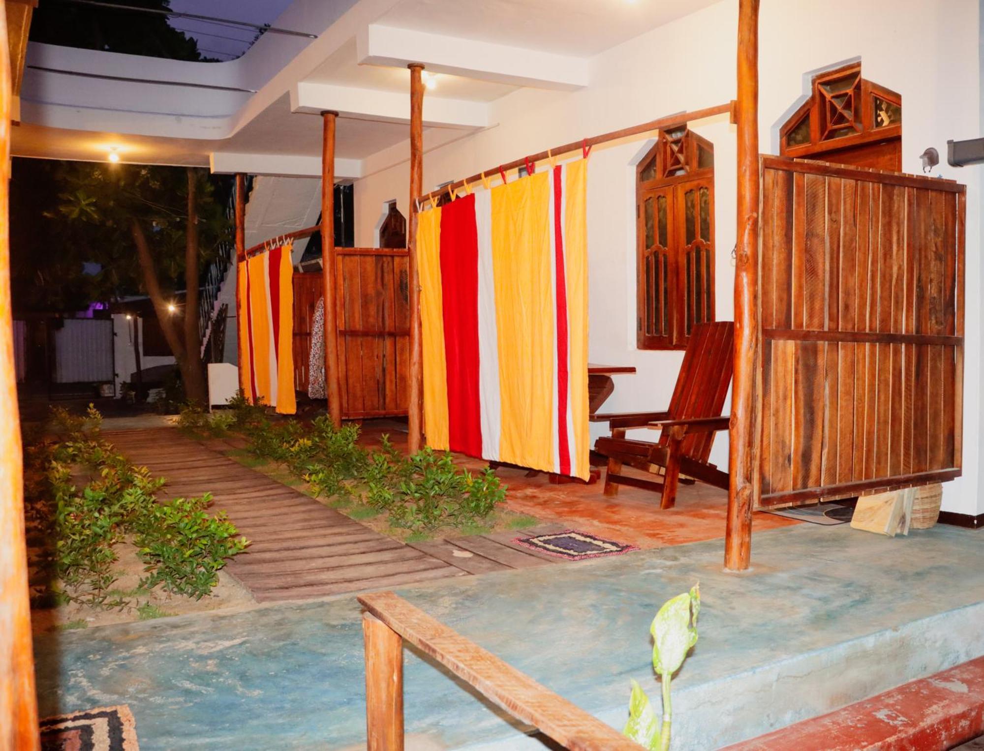 Bed and Breakfast Surfers Park Arugambay Аругам Экстерьер фото
